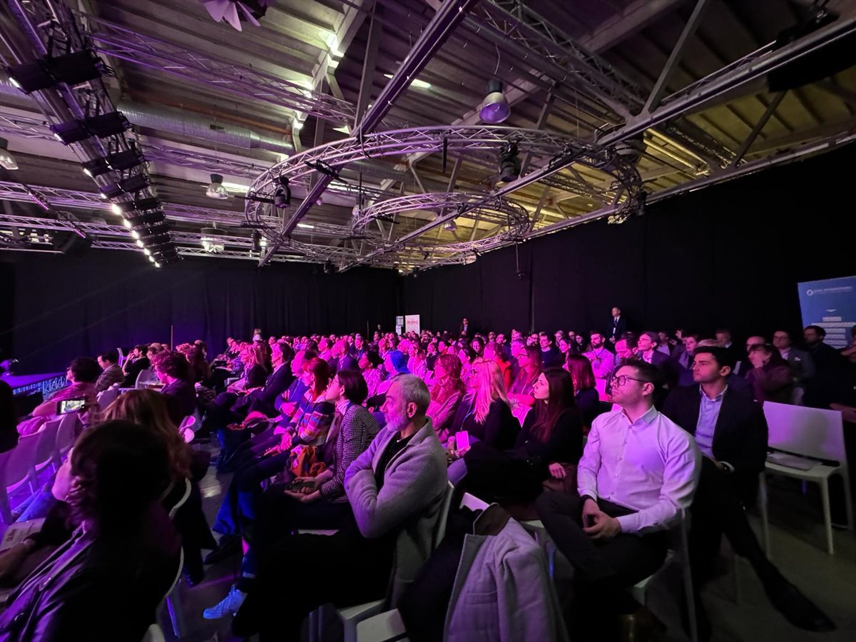 5a8b332d-bfc8-43af-9248-5b34421d2ab4(0)